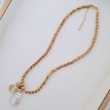 Load image into Gallery viewer, Keishi Pearl and 福 Charm Necklace