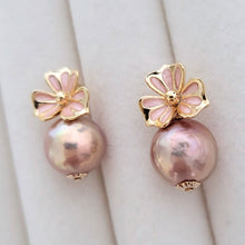 Load image into Gallery viewer, Edison Pearl Flower Studs