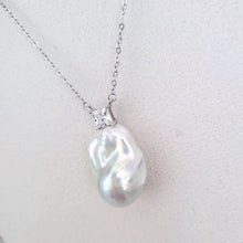 Load image into Gallery viewer, Flameball Pearl Necklace