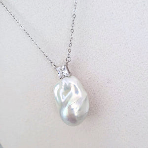 Flameball Pearl Necklace